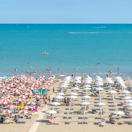 Spacious Seaside Flat In * Caorle