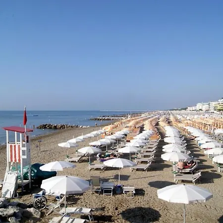 Spacious Seaside Flat In *