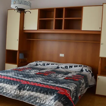 Apartmán Spacious Seaside Flat In *