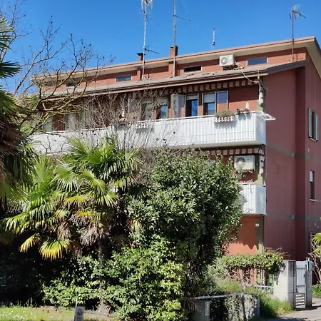 Spacious Seaside Flat In Appartamento *