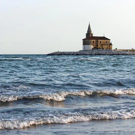 Spacious Seaside Flat In * Caorle