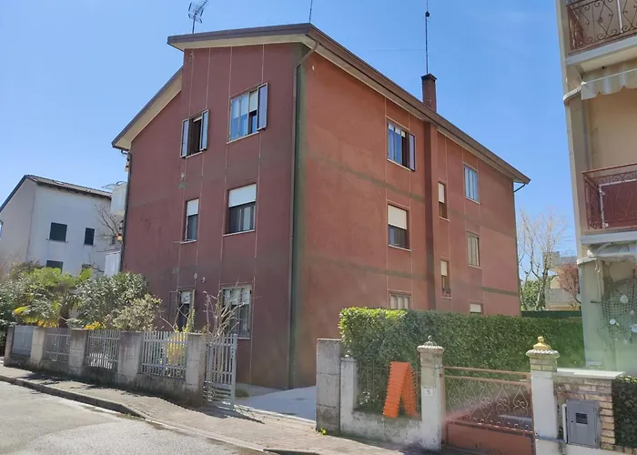 Spacious Seaside Flat In Caorle